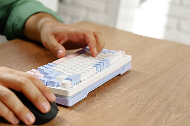 Apa Itu Keyboard dan Mouse Ergonomic Design?