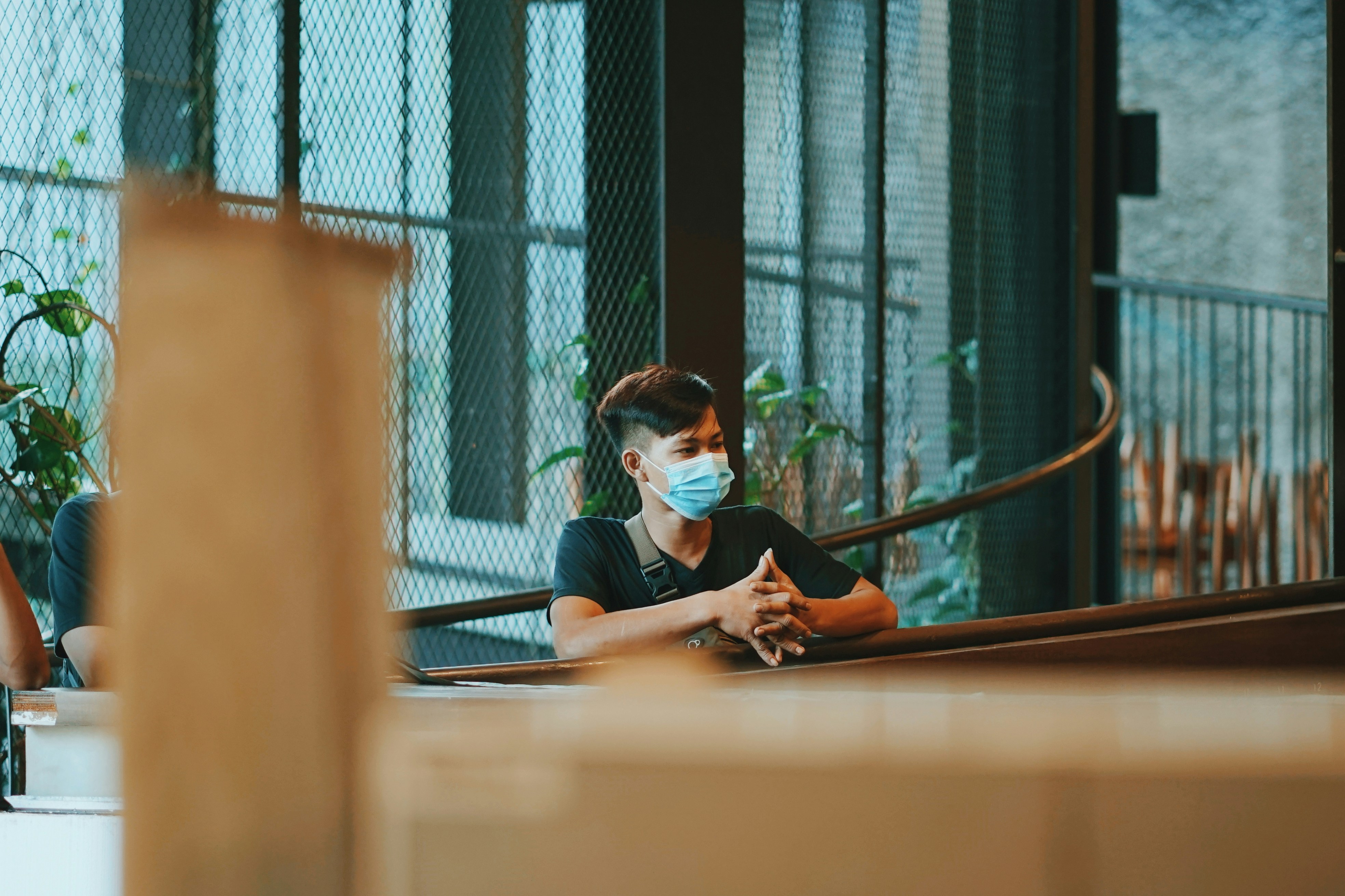 Stop Tularin Kolega! Etika Pakai Masker Saat Batuk dan Flu di Kantor
