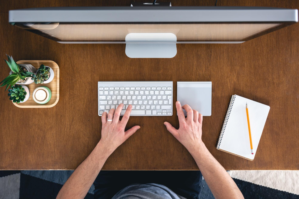 Meja Kerja Sempit? Gunakan Keyboard Mini Supaya Lebih Hemat Tempat!