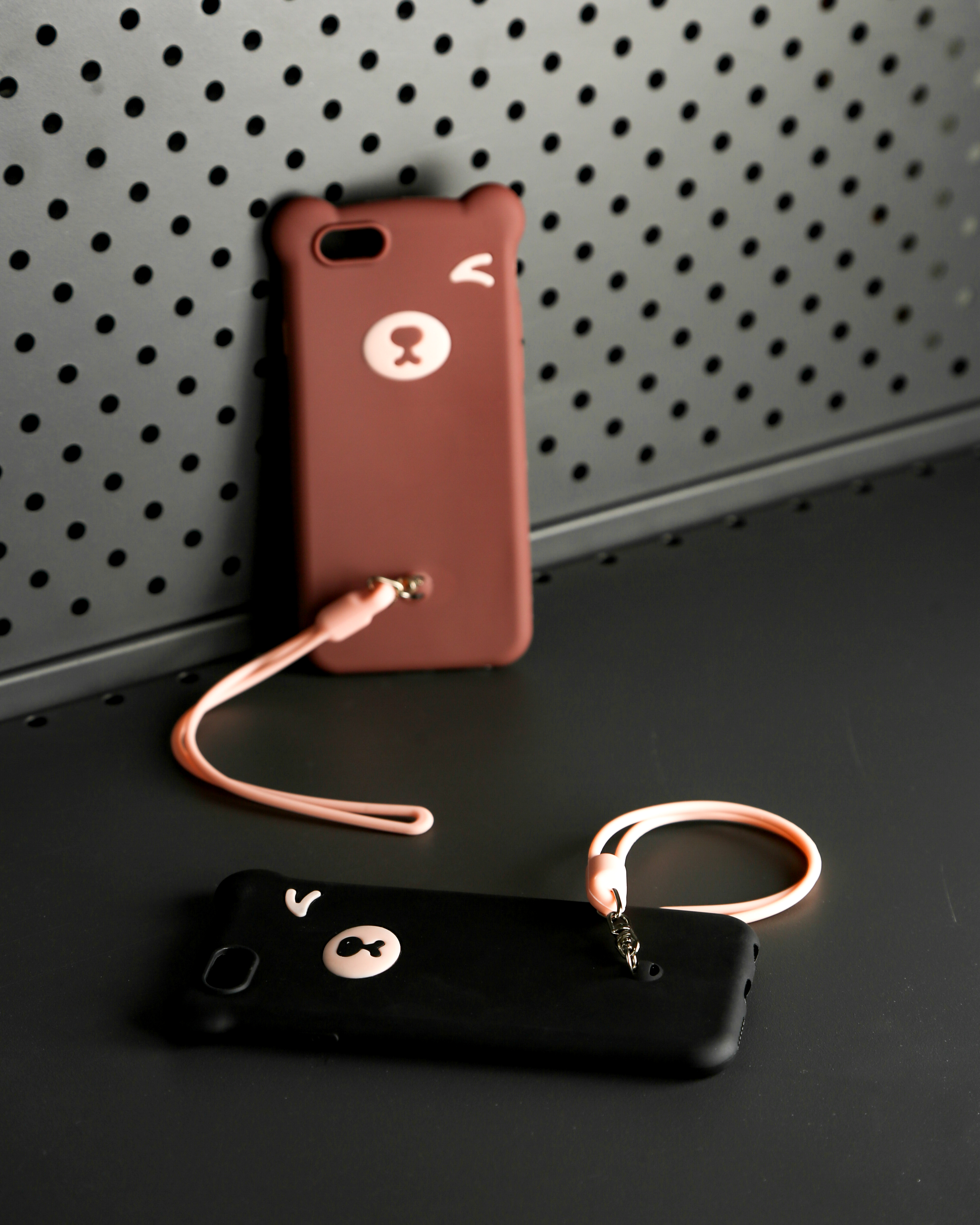 Takut HP Jatuh Sembarangan? Strap HP Solusinya