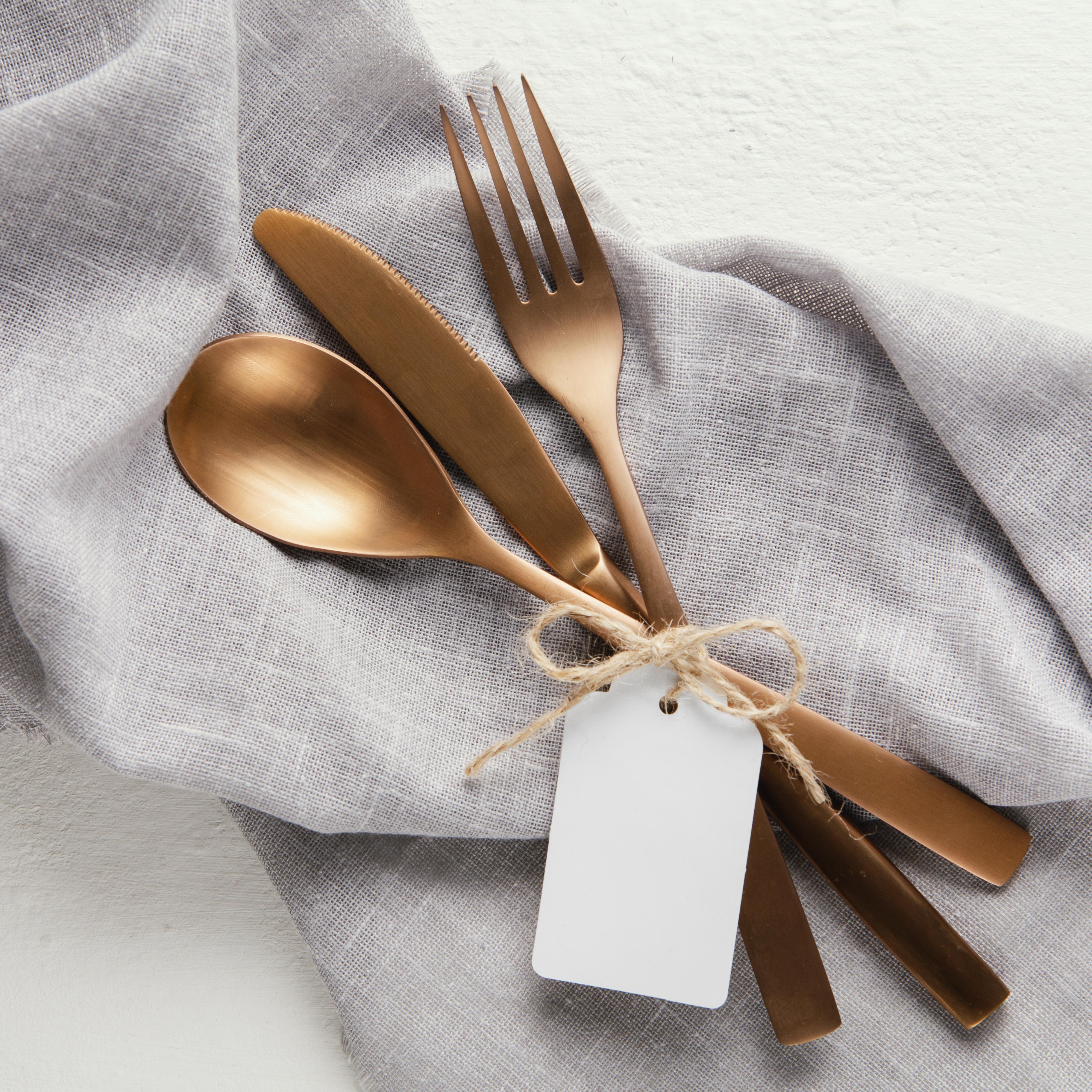 Stop Pakai Sendok Plastik! Bawa Travel Cutlery Set Sendiri