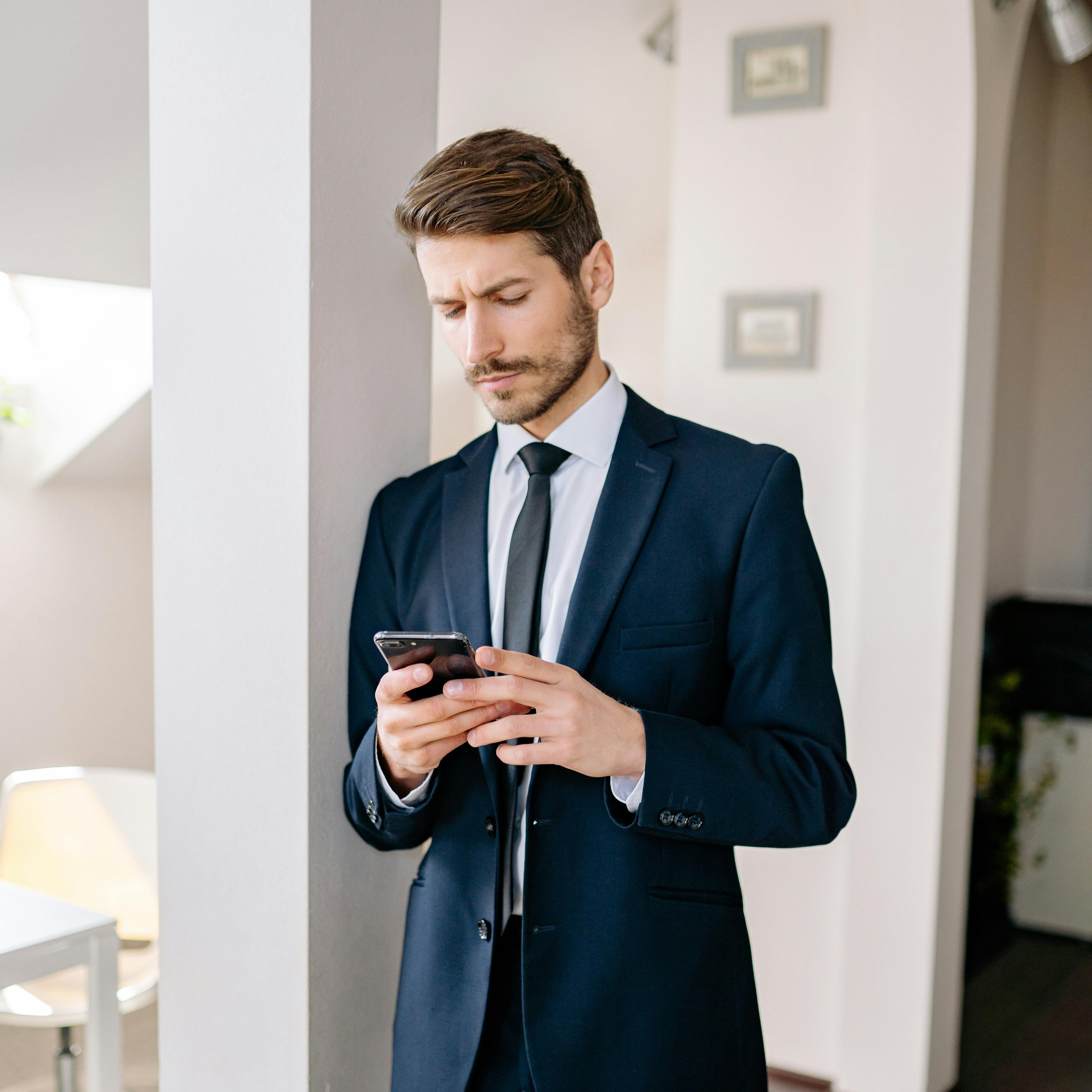 Kurang Percaya Diri di Kantor? Saatnya Upgrade dengan Sepatu Kantor Pria yang Tepat