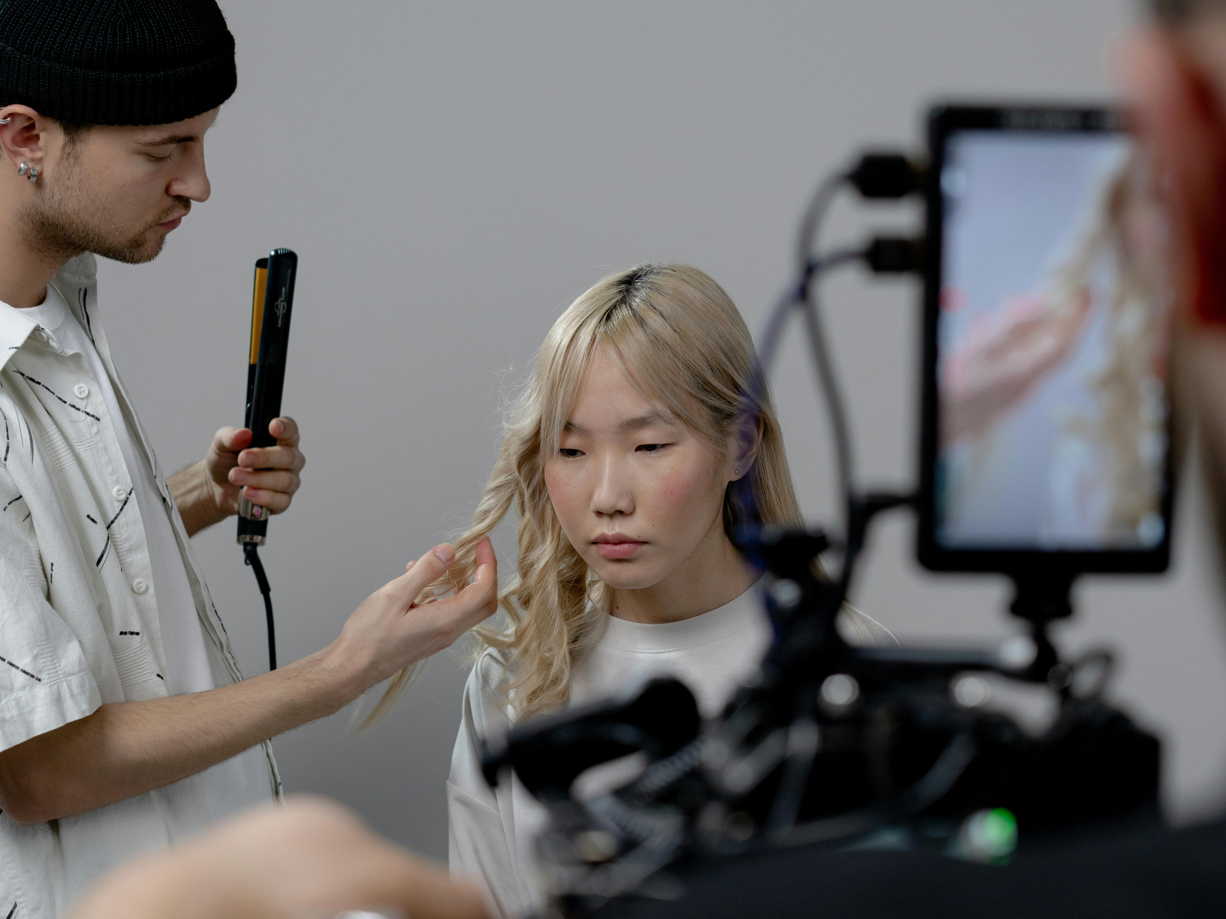 Punya Catokan Lurus? Ini Cara Buat Rambut Wavy ala Idol Korea!