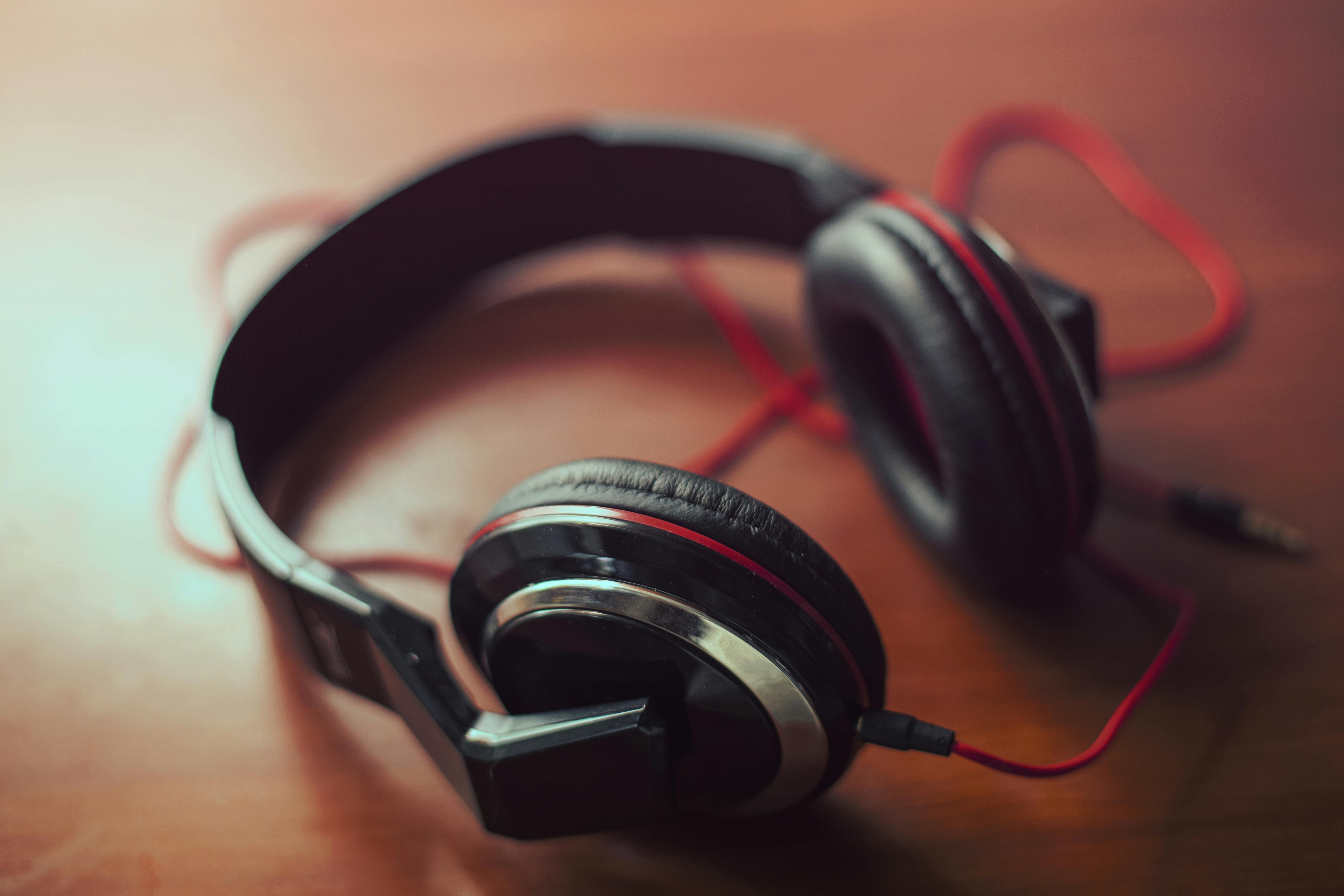 Anti Delay! Alasan Gamer Pro Tetap Pilih Wired Headphone