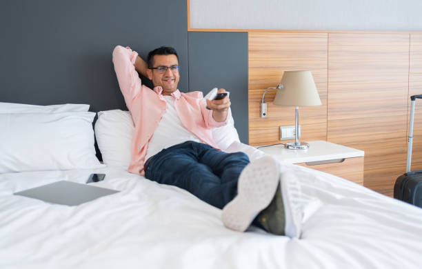 Trik Bawa Perangkat Kecil Agar Nonton di Hotel Lebih Bebas