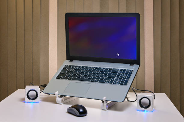 Pakai Laptop Stand untuk Gaming, Apakah Worth It?