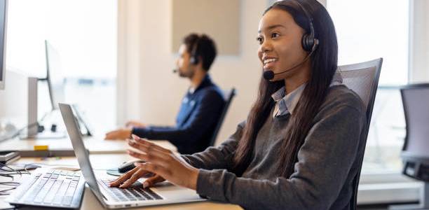 5 Manfaat Menggunakan Headset Microphone di Lingkungan Kerja