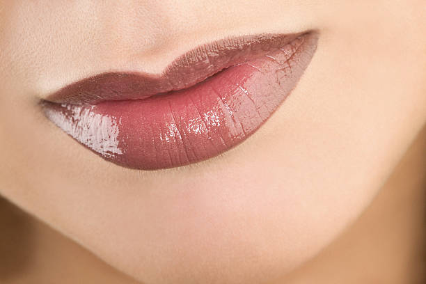 Trik Ombre Lipstik Bagus yang Cocok untuk Bibir Gelap
