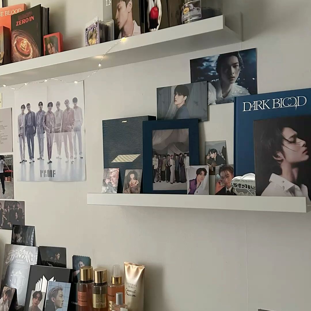 Fans K-pop Wajib Baca! Tips Dekorasi Ruangan dengan Rak Estetik Biar Enggak Berantakan
