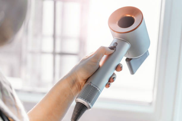 Ini 5 Teknik Terbaik Mengeringkan Rambut Pakai Hair Dryer, Sudah Tahu?