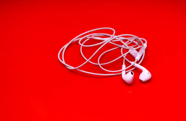 Anti Lowbat! 5 Alasan Headset Kabel Tetap Jadi Pilihan Sebagian Orang