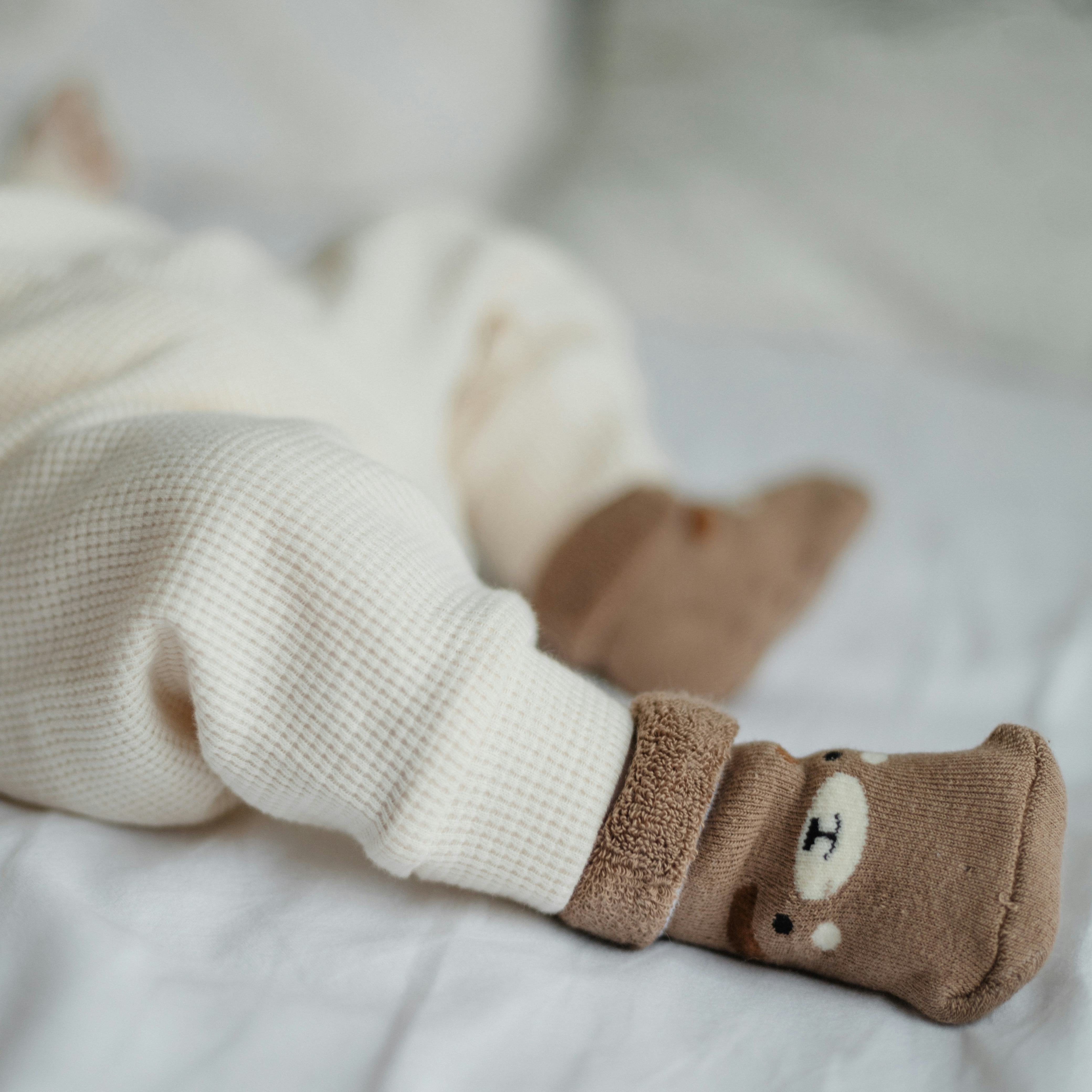 Catat Moms! Ini Tips Memilih Kaos Kaki Bayi Nyaman dan Aman untuk Si Kecil