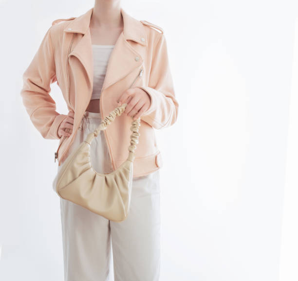 Girls, Bosan dengan Model Tas yang Itu-Itu Saja? Ini Saatnya Kamu Punya Tas Wanita yang Unik!