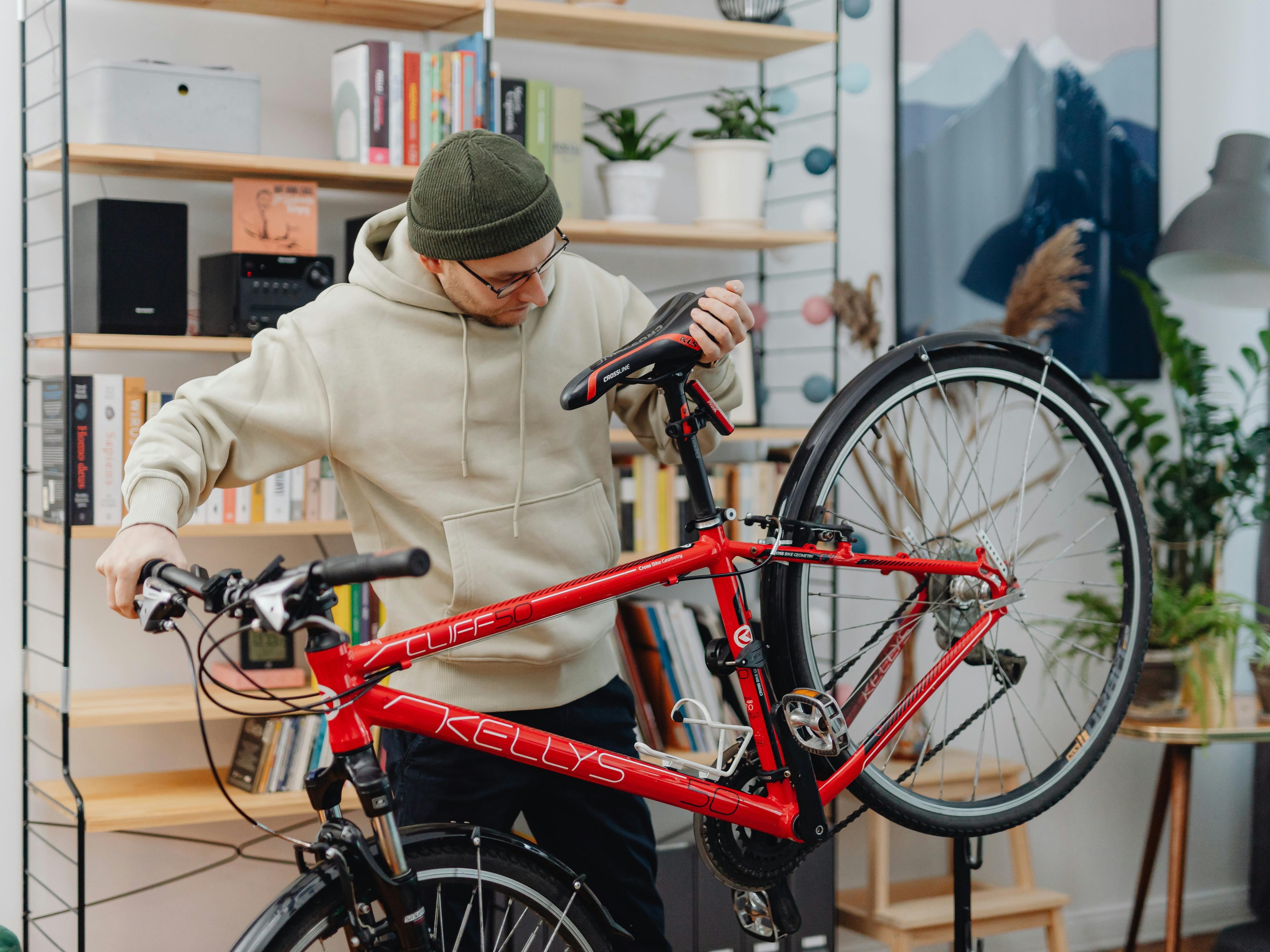 5 Alasan Kenapa Cyclist Wajib Bawa Multitool Sepeda Saat Gowes