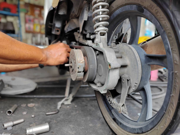Kenali Fungsi dan Jenis Kunci Sok untuk Perawatan Motor di Rumah