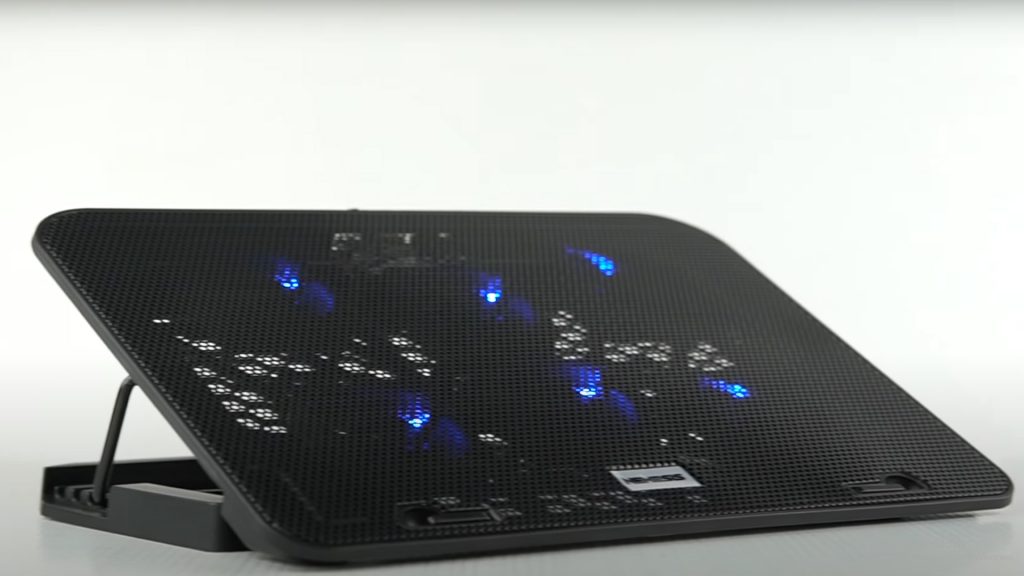 Jangan Sampai Cooling Pad Laptop Mati Muda! Panduan Perawatan Biar Dinginnya Maksimal