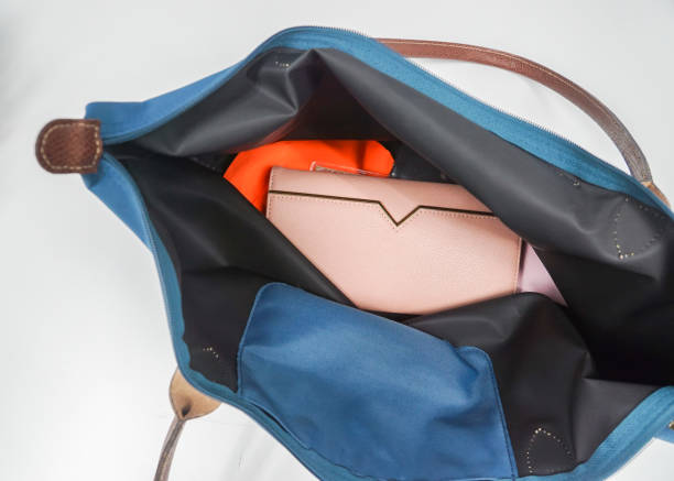 10 Barang yang Wajib Ada Dalam Tas Kerja Wanita, Apa Saja?