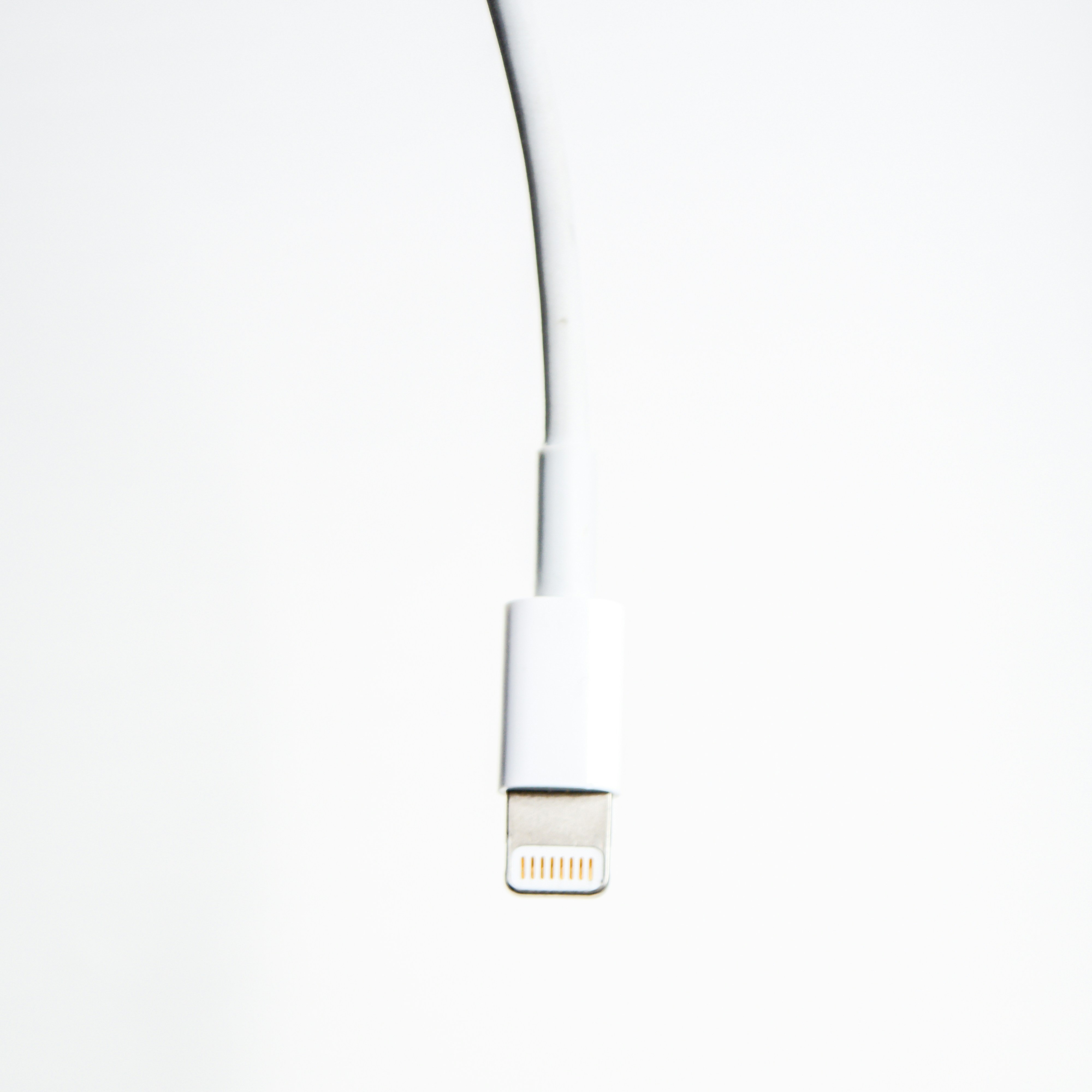 Kabel Lightning Masih Relevan? Kenapa Kamu Butuh USB-A ke Lightning di Era Type-C