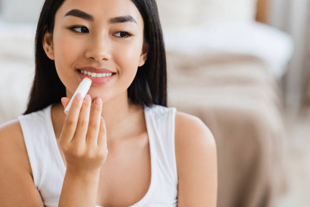 Biar Bibir Selalu On Point, Sudah Tahu Cara Pakai Pelembap Bibir yang Benar?