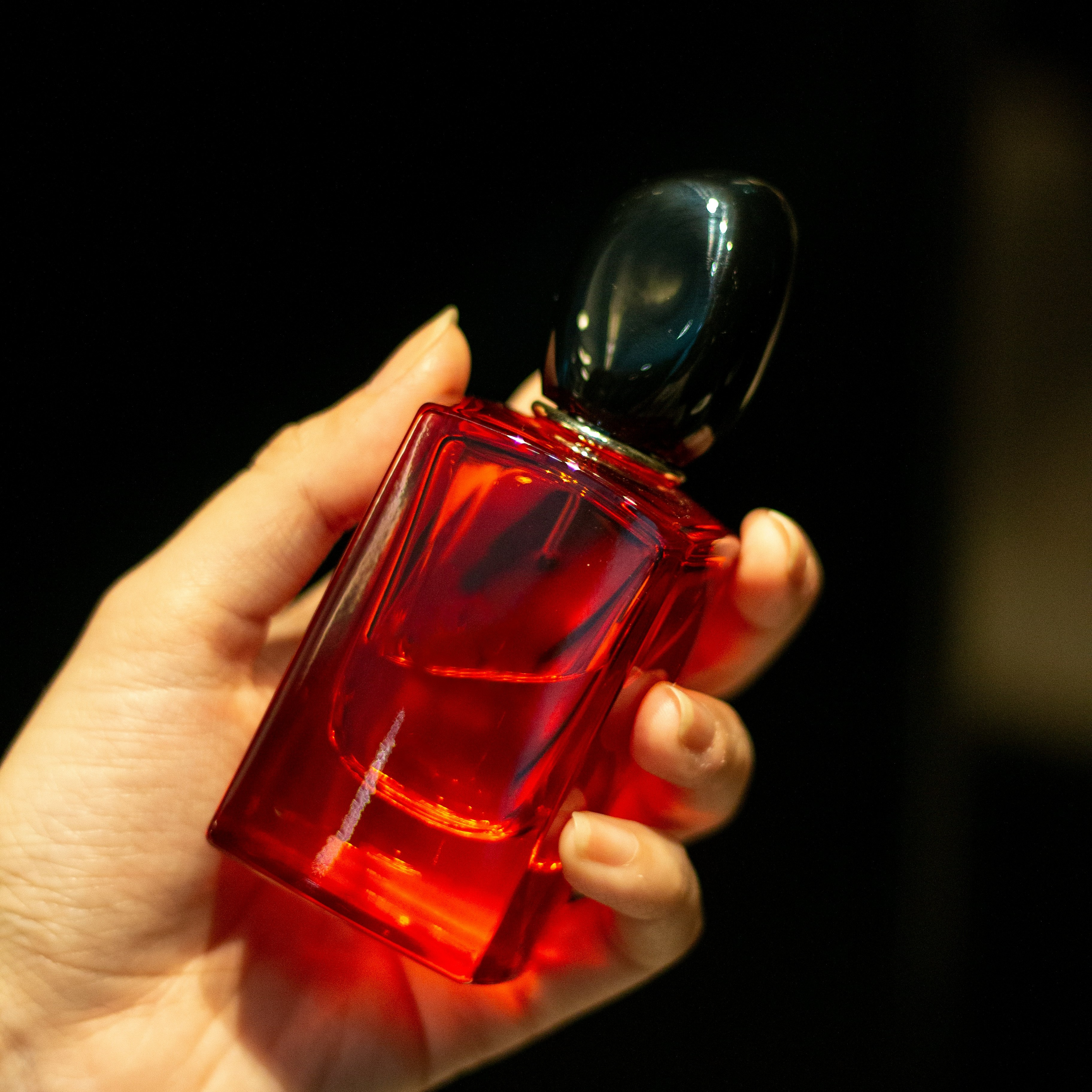 Kenapa Parfum Oud Bisa Bikin Aroma Tahan Lama Sepanjang Hari