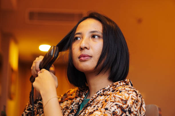 Hanya 5 Menit! Cara Cepat Bikin Rambut Pendek Mengembang Maksimal dengan Catokan
