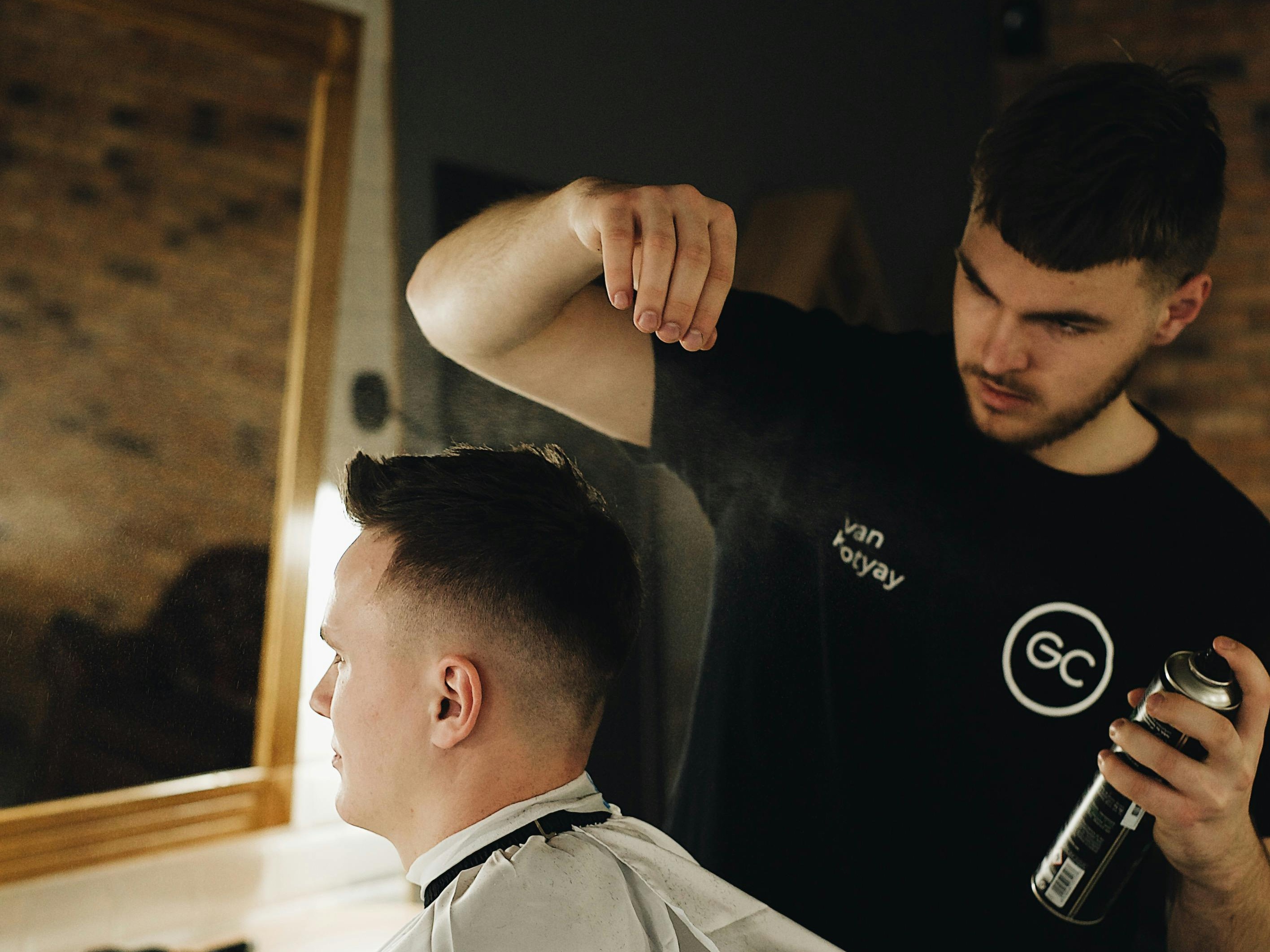 Lupakan Tangan Berminyak! Spray Pomade Buat Hairstyling Lebih Praktis dan Cepat