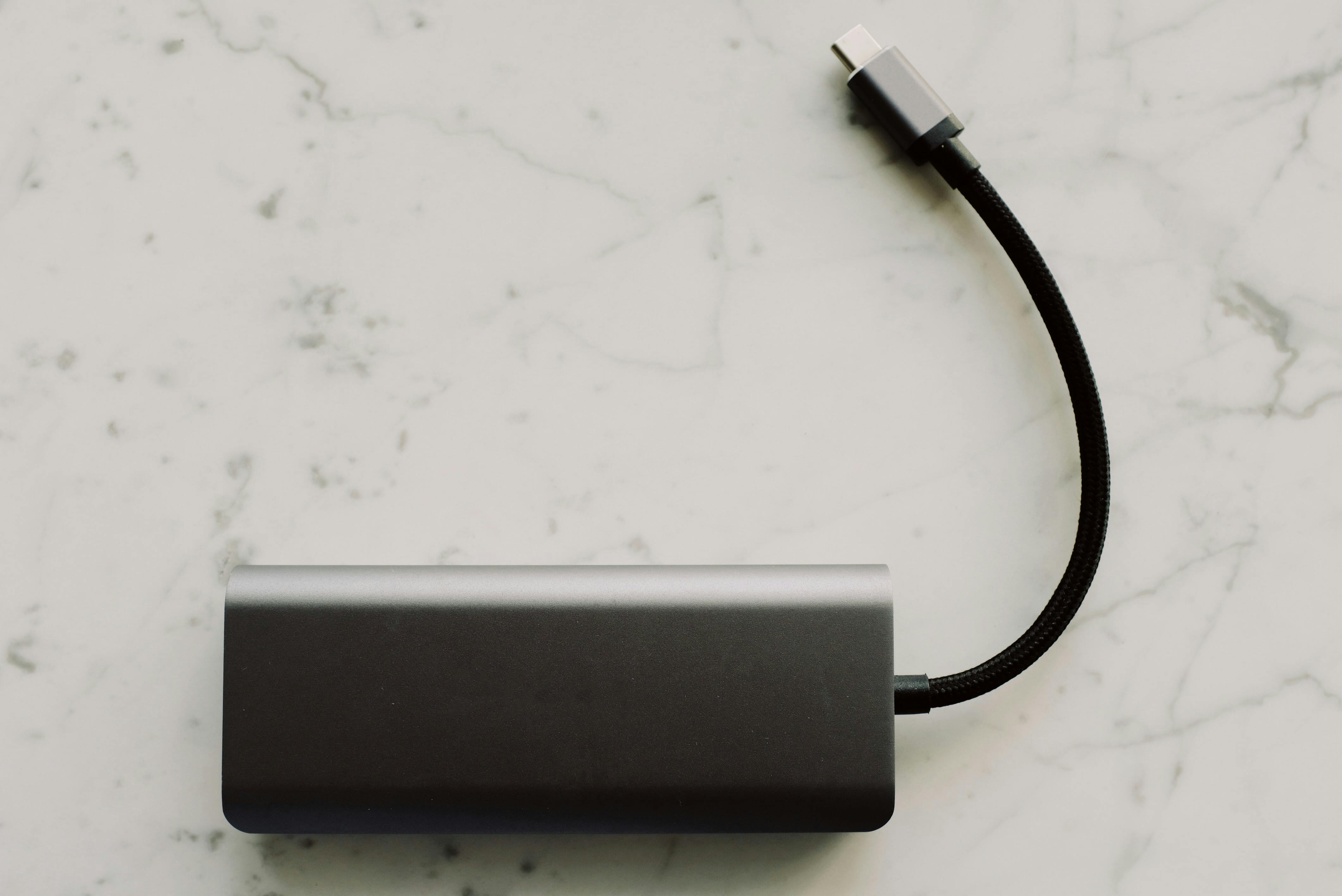 Nggak Berat Nggak Kurang, Powerbank 12000 mAh Solusi Praktis All Day