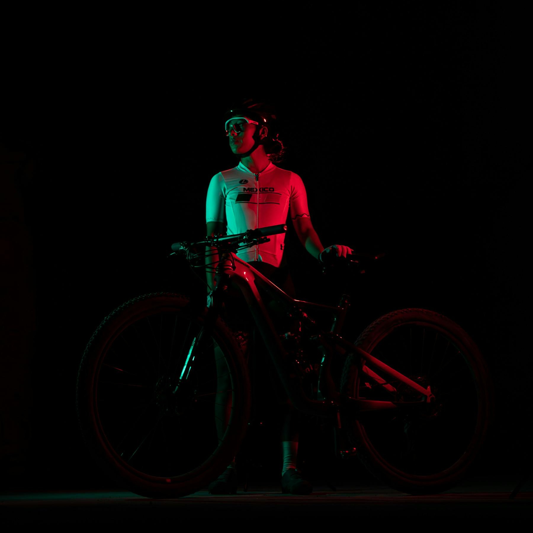5 Tips Gowes Malam & Jarak Jauh, Biar Aman dan Tetap Fit