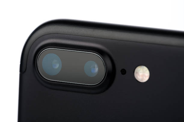 Lensa Handphone Kinclong Terus! Ini Dia Taktik Jitu Hindari Flare & Buram!