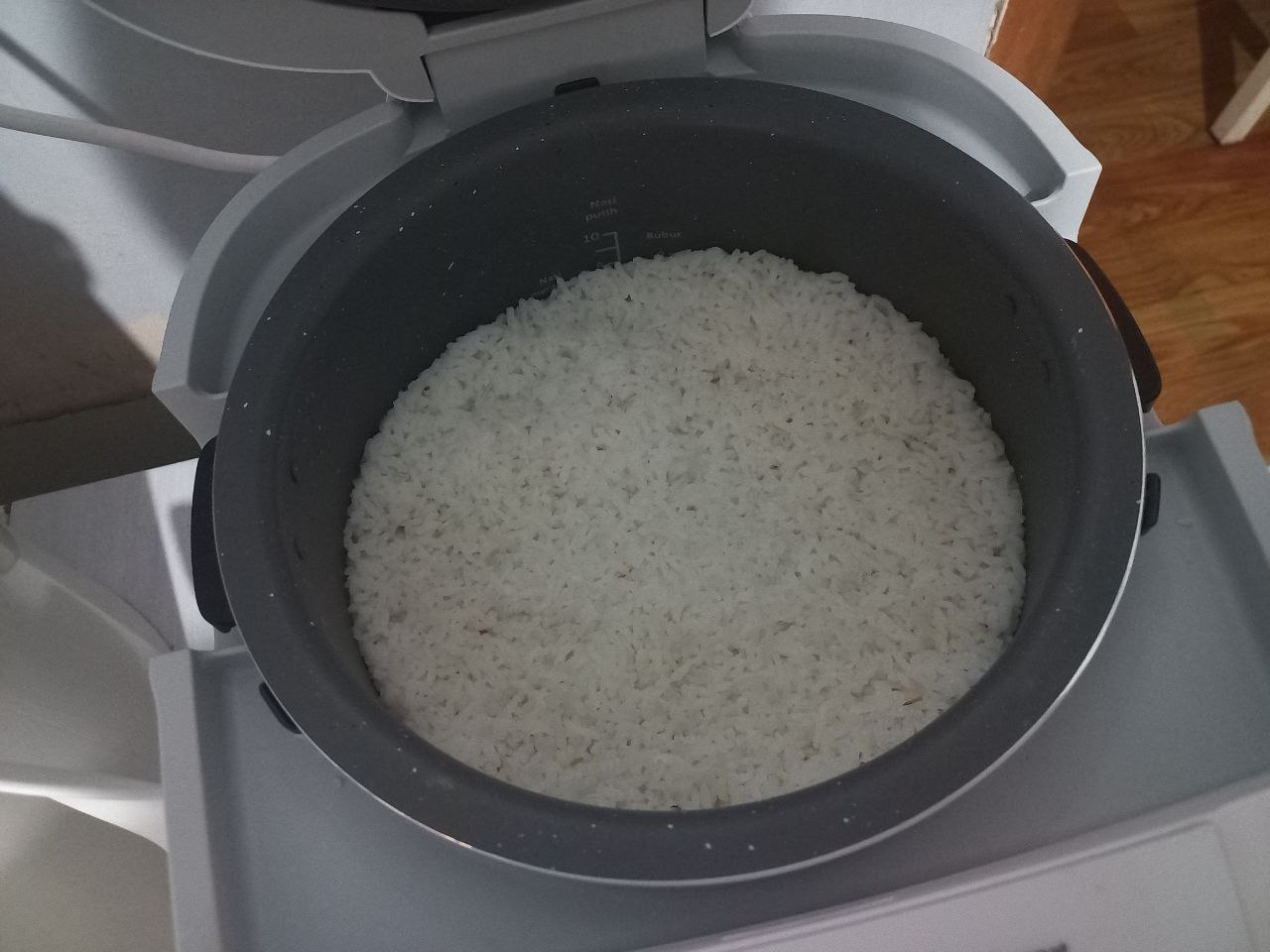 Rice Cooker Philips 3000 Series HD4716/30: Nasi Anti Basi dan Tetap Kering!