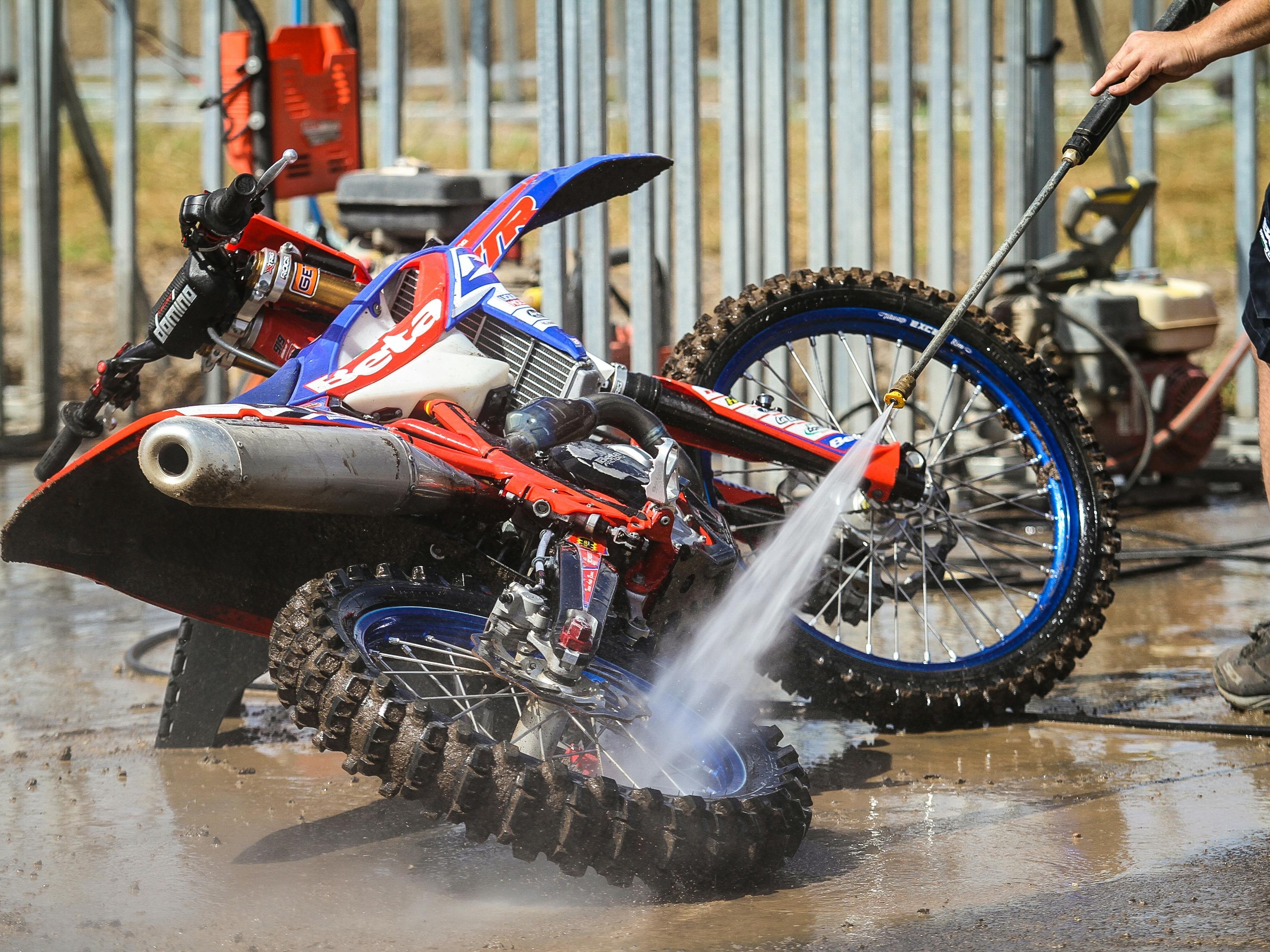 6 Langkah Mudah Menjaga Kebersihan Kendaraan dengan Steam Power Sprayer