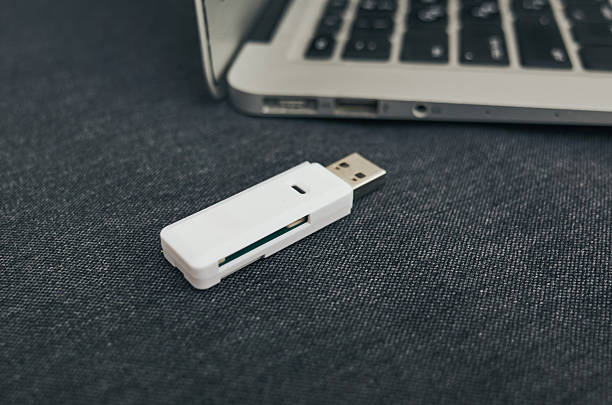 Perbedaan Flashdisk USB 2.0 dan 3.2 yang Wajib Diketahui
