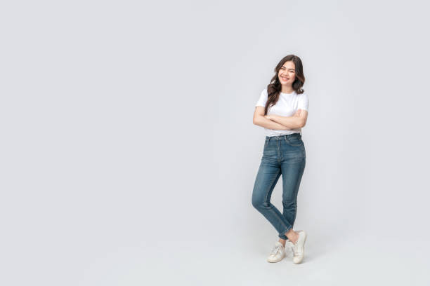 Mau Tampil Stylish Tanpa Ribet? Ini 5 Ide Outfit Simpel untuk Wanita Aktif Sehari-hari!