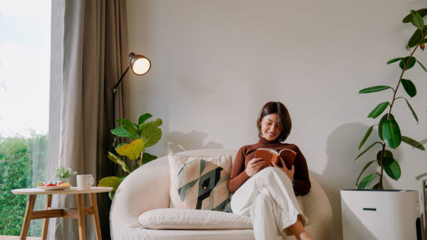 Tips Tetap Tampil Stylish Saat Bersantai di Rumah, Biar Nggak Panik Pas Tamu Datang Mendadak!