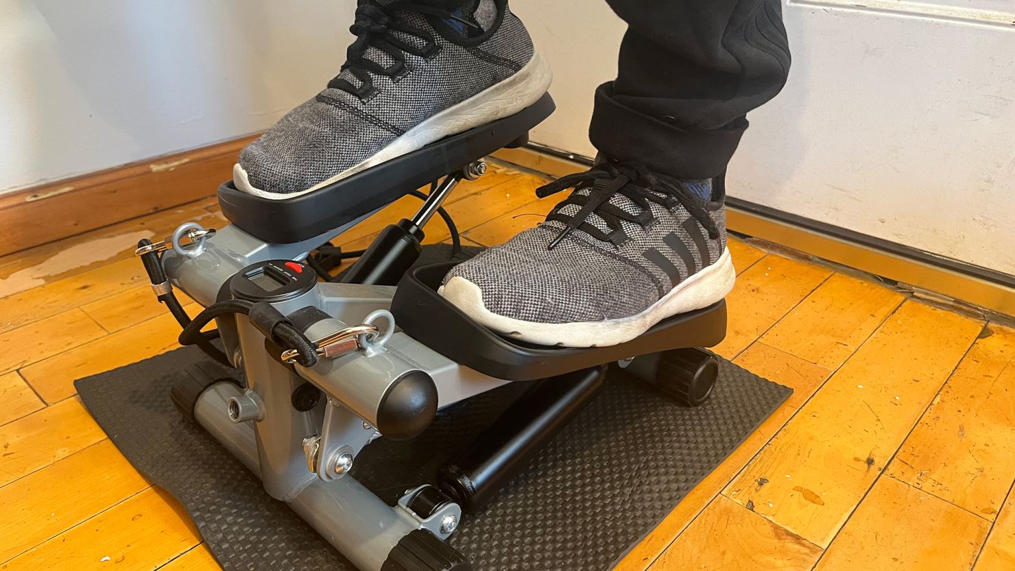 Bukan Sekadar Kardio, Stepper Machine, Kunci Rahasia untuk Bokong Kencang & Kaki Kuat di Rumah