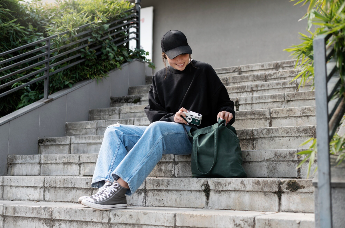Street Style Outfit, Gaya Santai Anak Muda yang Selalu Kece