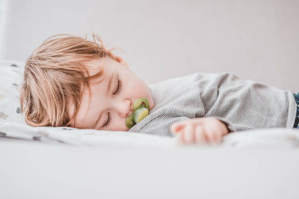 5 Tips Membantu Bayi Tidur Nyenyak Meski Sedang Flu