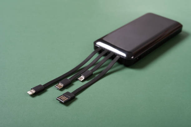 Powerbank Built-in Cable, Solusi Praktis Tanpa Ribet Bawa Kabel Tambahan