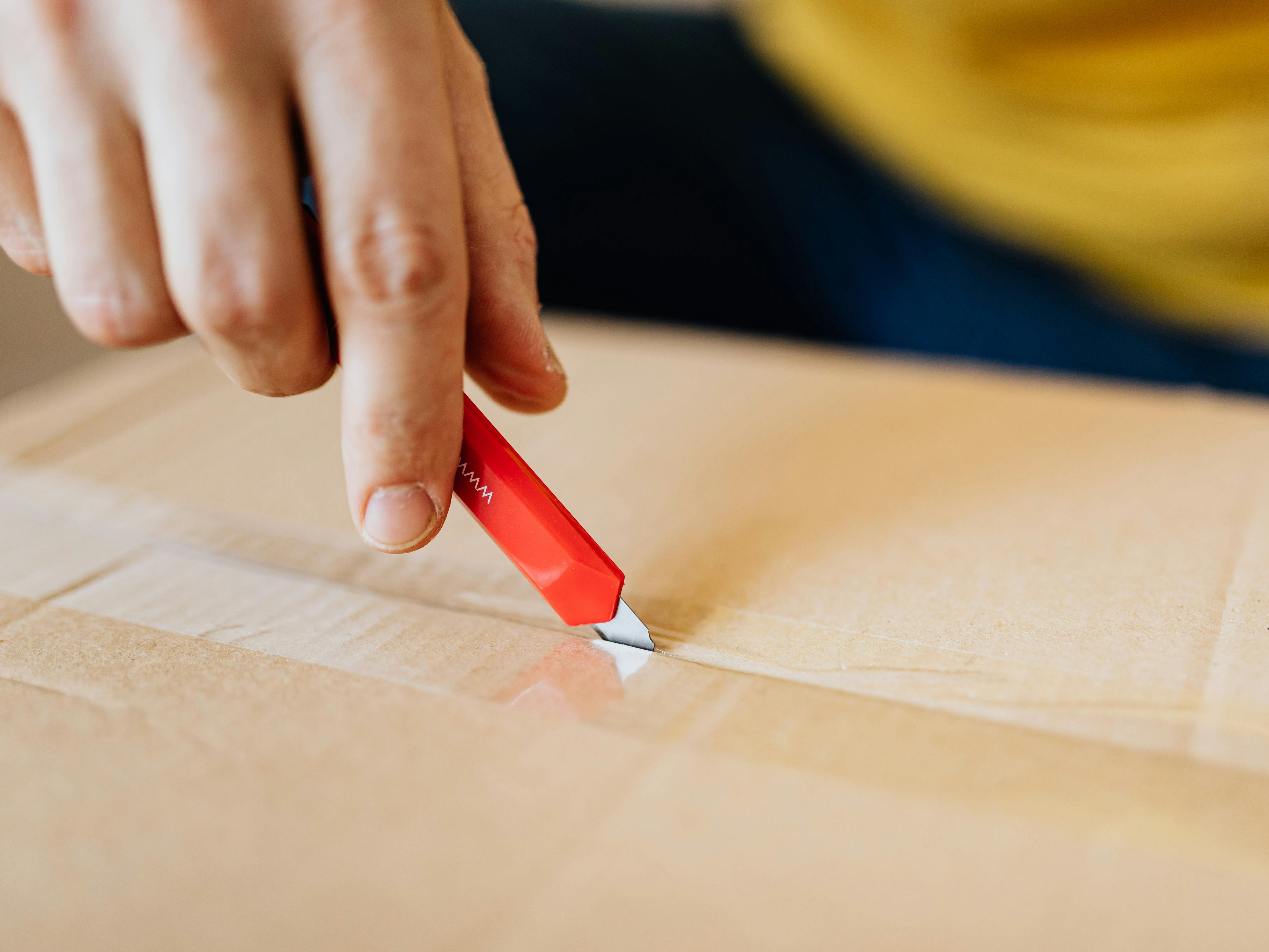 4 Manfaat Cutter untuk Pekerjaan Rumah, Kantor, dan DIY