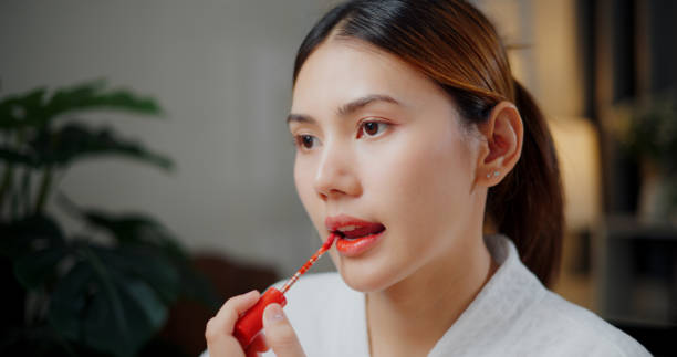 Mau Tampak Natural Pakai Liptint Ala Cewek Korea? Begini Caranya
