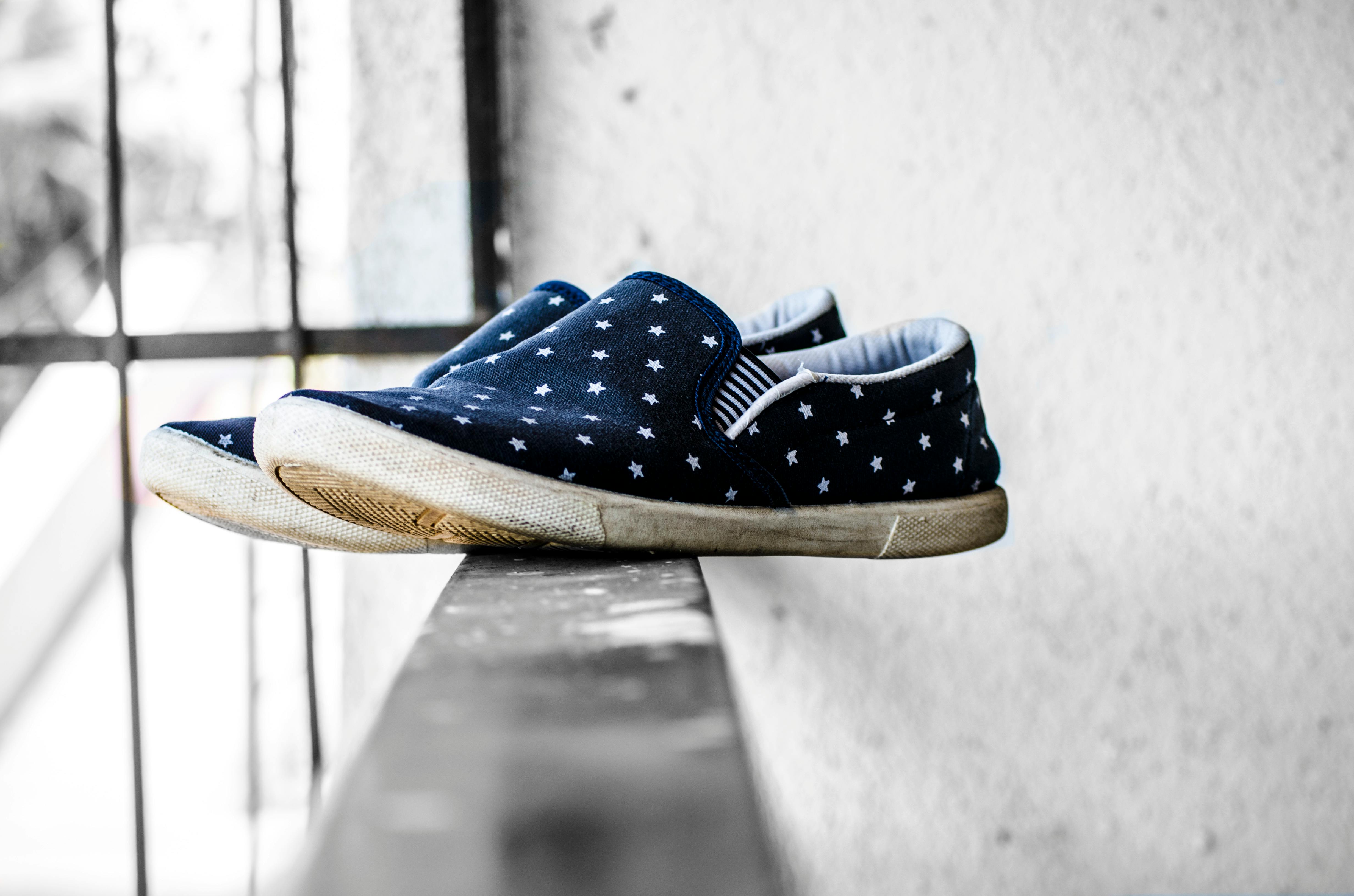 Tinggal Selip, Langsung Stylish! Kelebihan Sepatu Slip On yang Jarang Dibahas