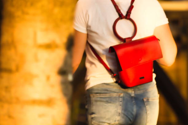 5 Model Tas Wanita Unik yang Bisa Jadi Statement Fashion