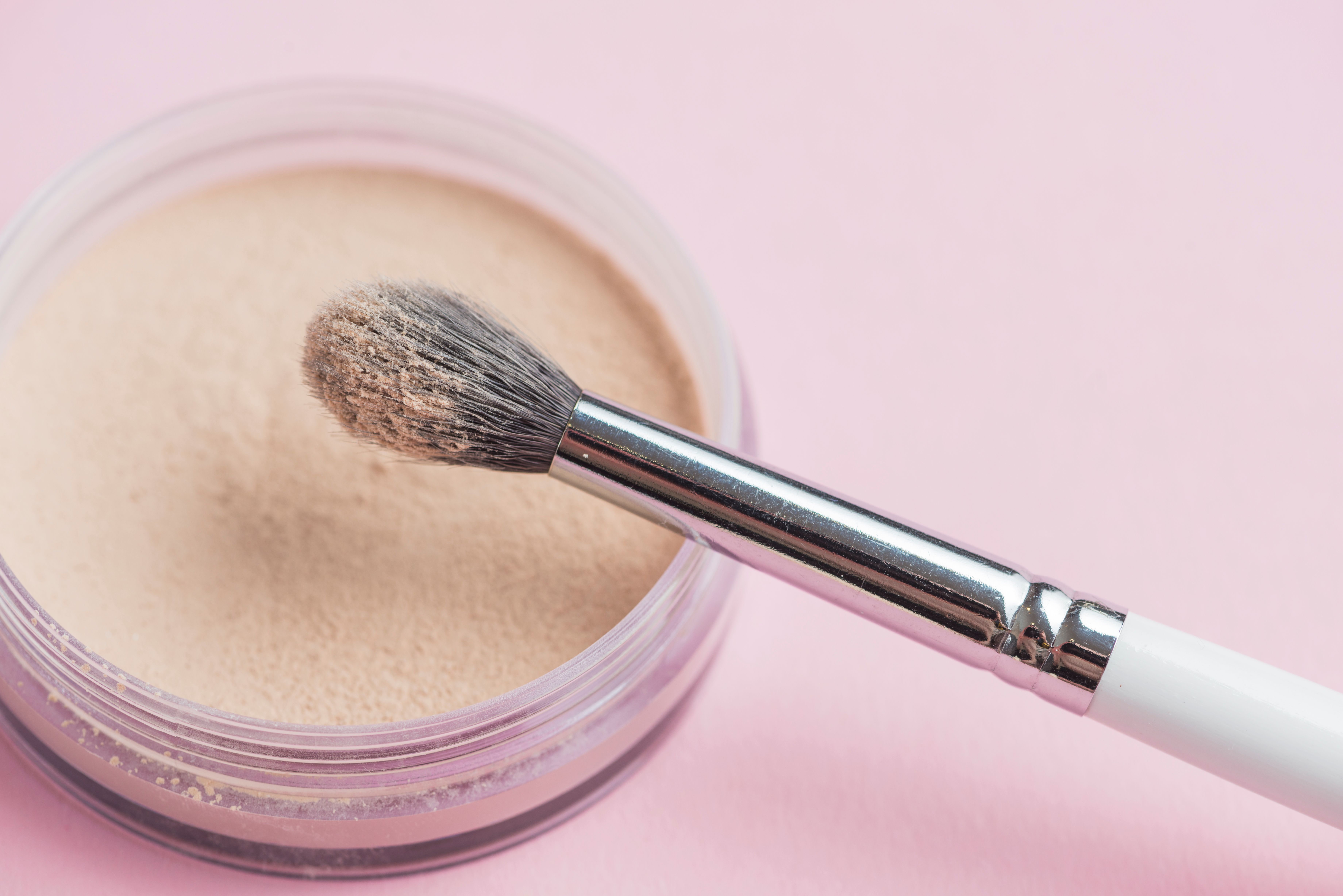5 Bedak Tabur Bagus dan Murah di Bawah Rp 50 Ribu, Bikin Makeup Flawless!