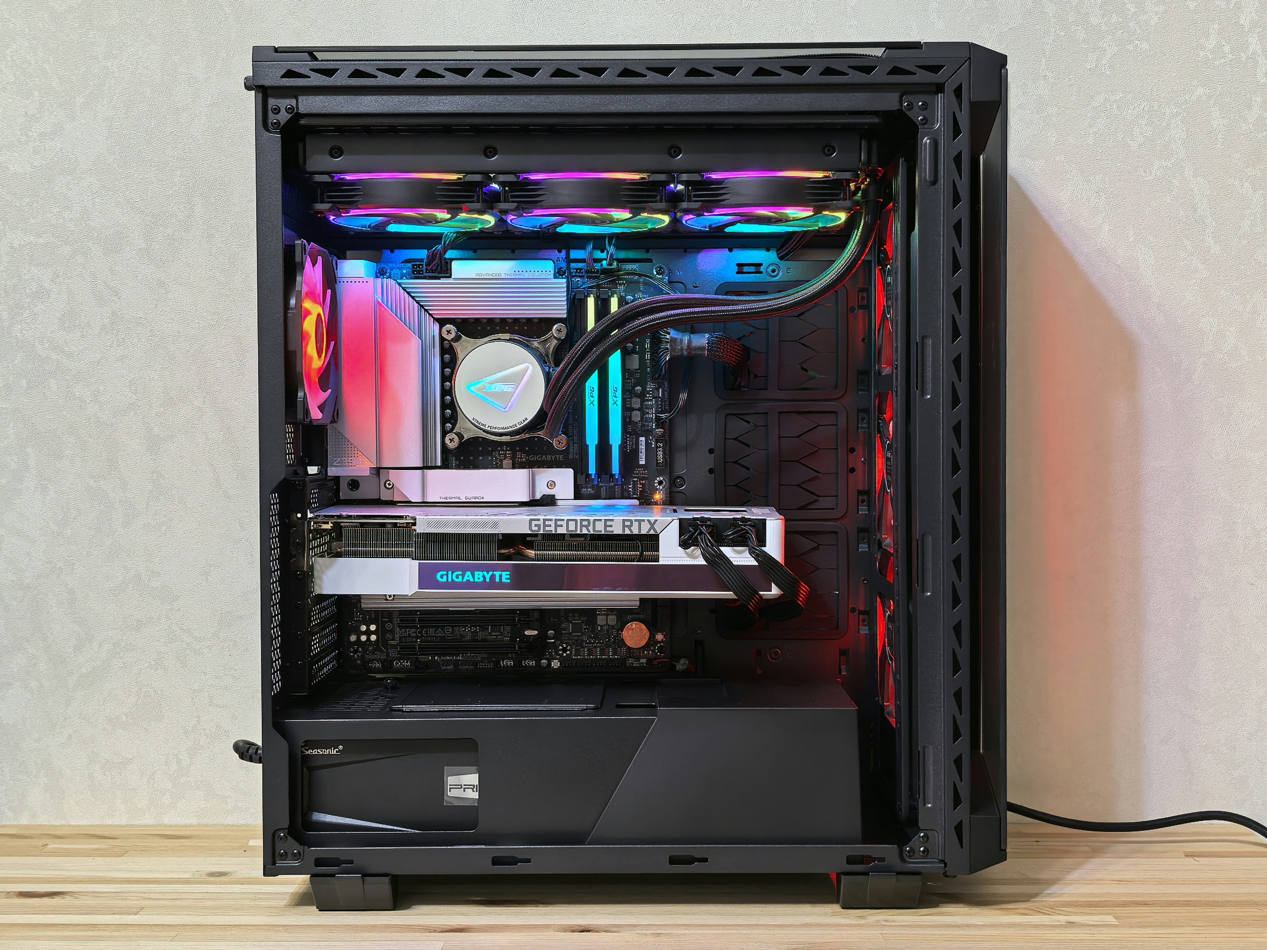UPS Itu Kayak Powerbank Buat PC, Tapi Lebih Smart dan Kuat