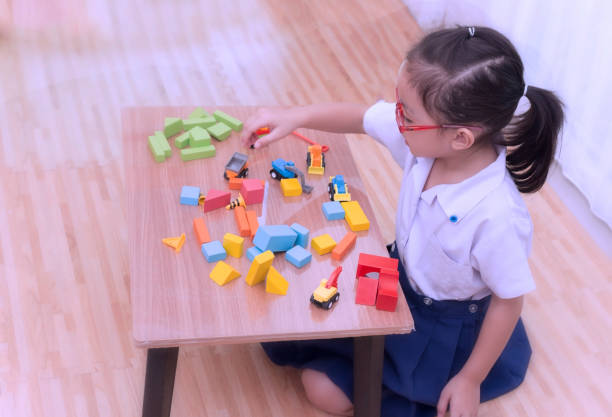 Stop Kasih Mainan Biasa! Ini 5 Kado Terbaik untuk Mengasah Kreativitas Anak