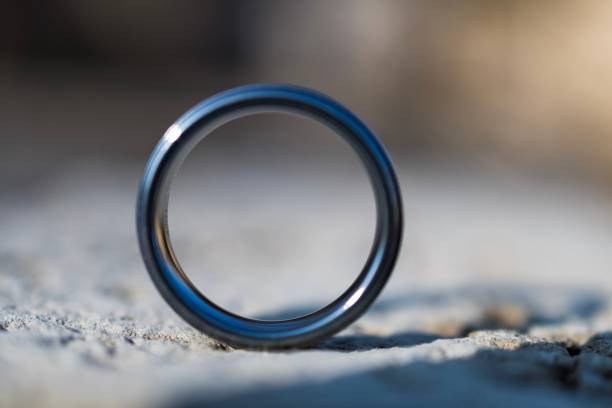 Bukan Perak Biasa, Mengenal Cincin Silver Tungsten yang Anti Gores dan Abadi