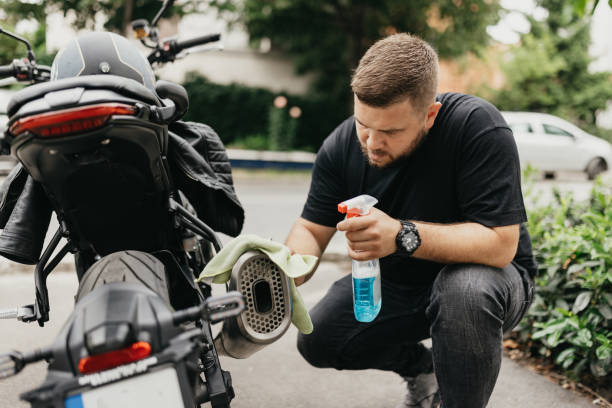 Pulang Touring Motor Penuh Lumpur? Begini Cara Gampang Membersihkannya Biar Kinclong Lagi!