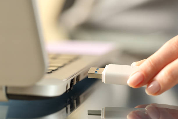 Masih Worth It Nggak Sih Punya Flashdisk USB 2.0 di Tahun 2025?