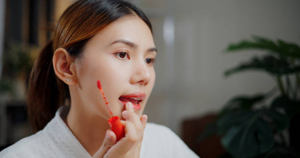 Mau Tampak Natural Pakai Liptint Ala Cewek Korea? Begini Caranya
