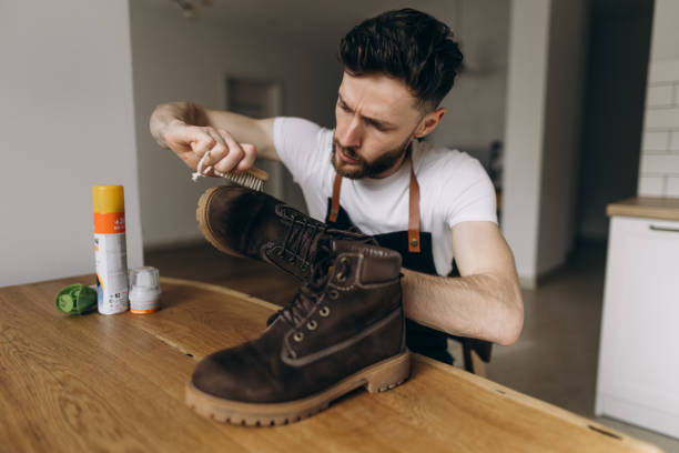 Panduan Aman Menyikat Sepatu untuk Semua Jenis Material